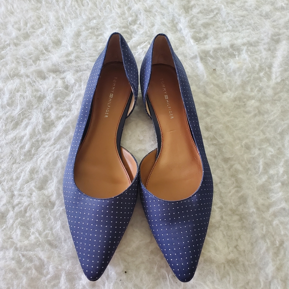 Tommy Hilfiger blue polka dots flats size 9!